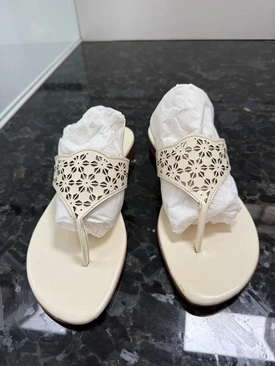 Manolo Blahnik Cream Laser-Cut Thong Sandals - Picture 2 of 4